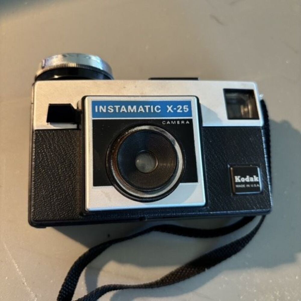 Kodak Instamatic X-25 Camera *Not Tested*